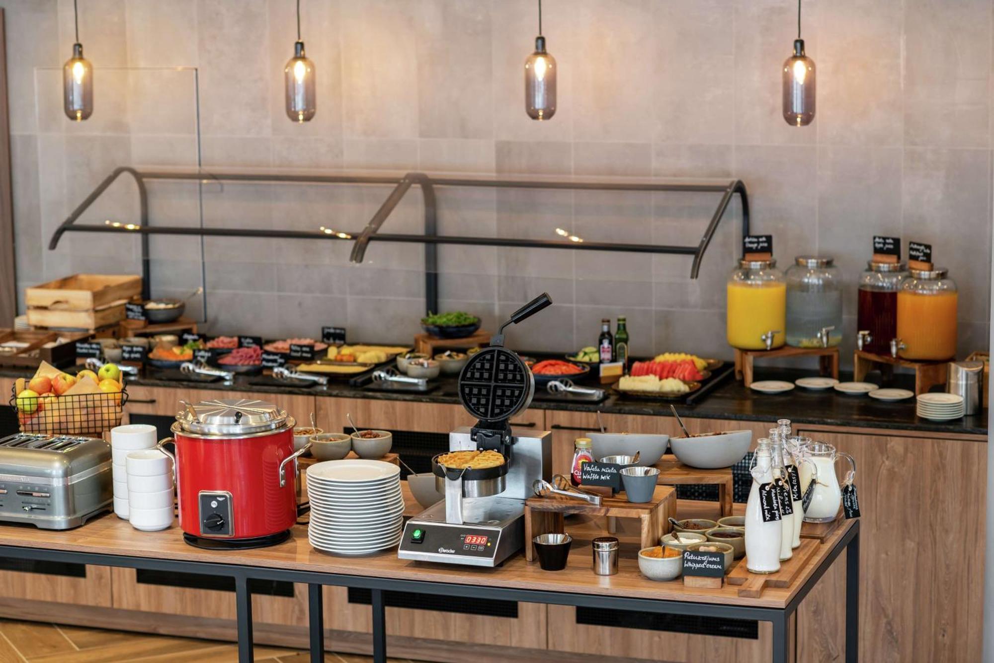 Hilton Garden Inn Riga Old Town Bagian luar foto