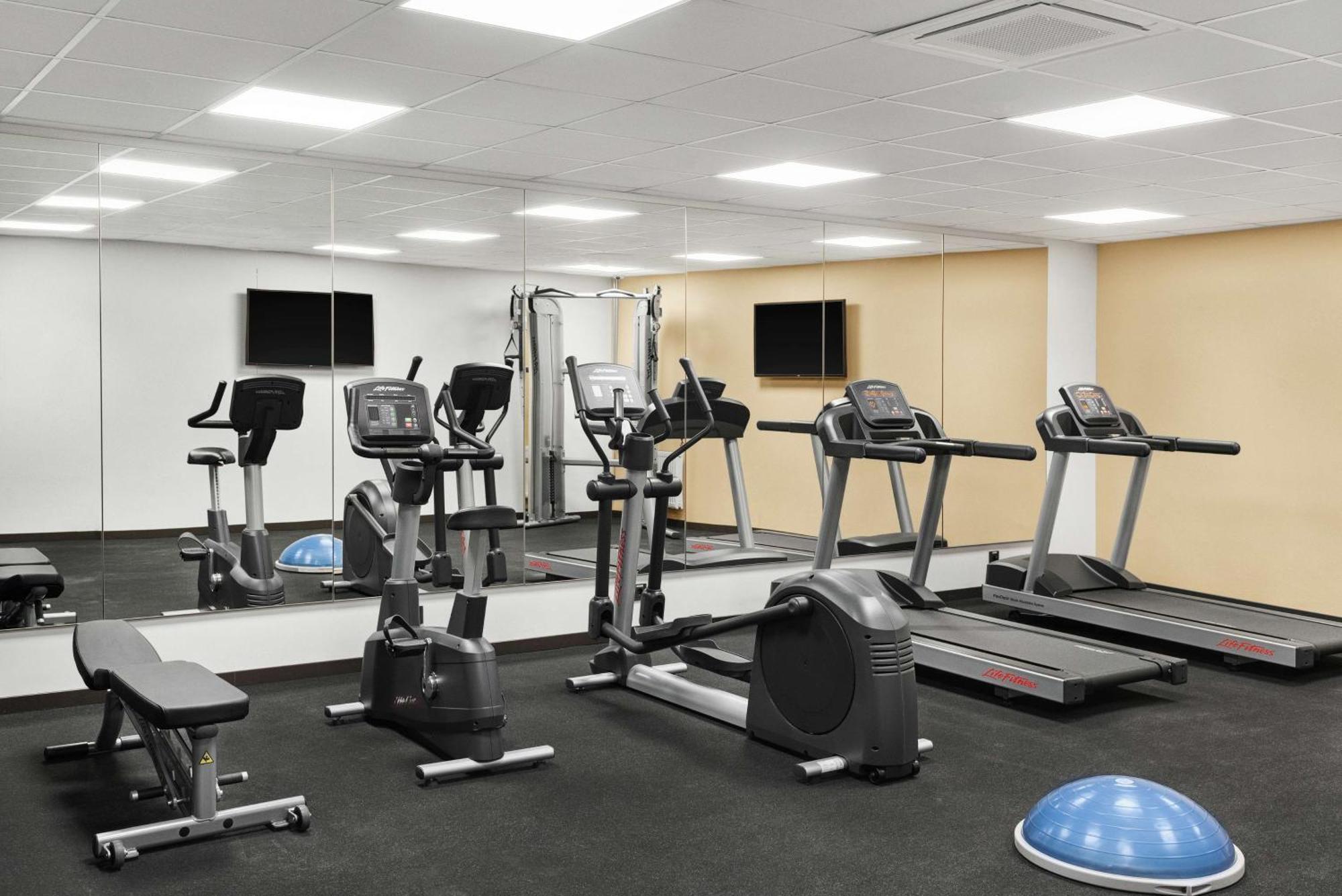 Hilton Garden Inn Riga Old Town Bagian luar foto